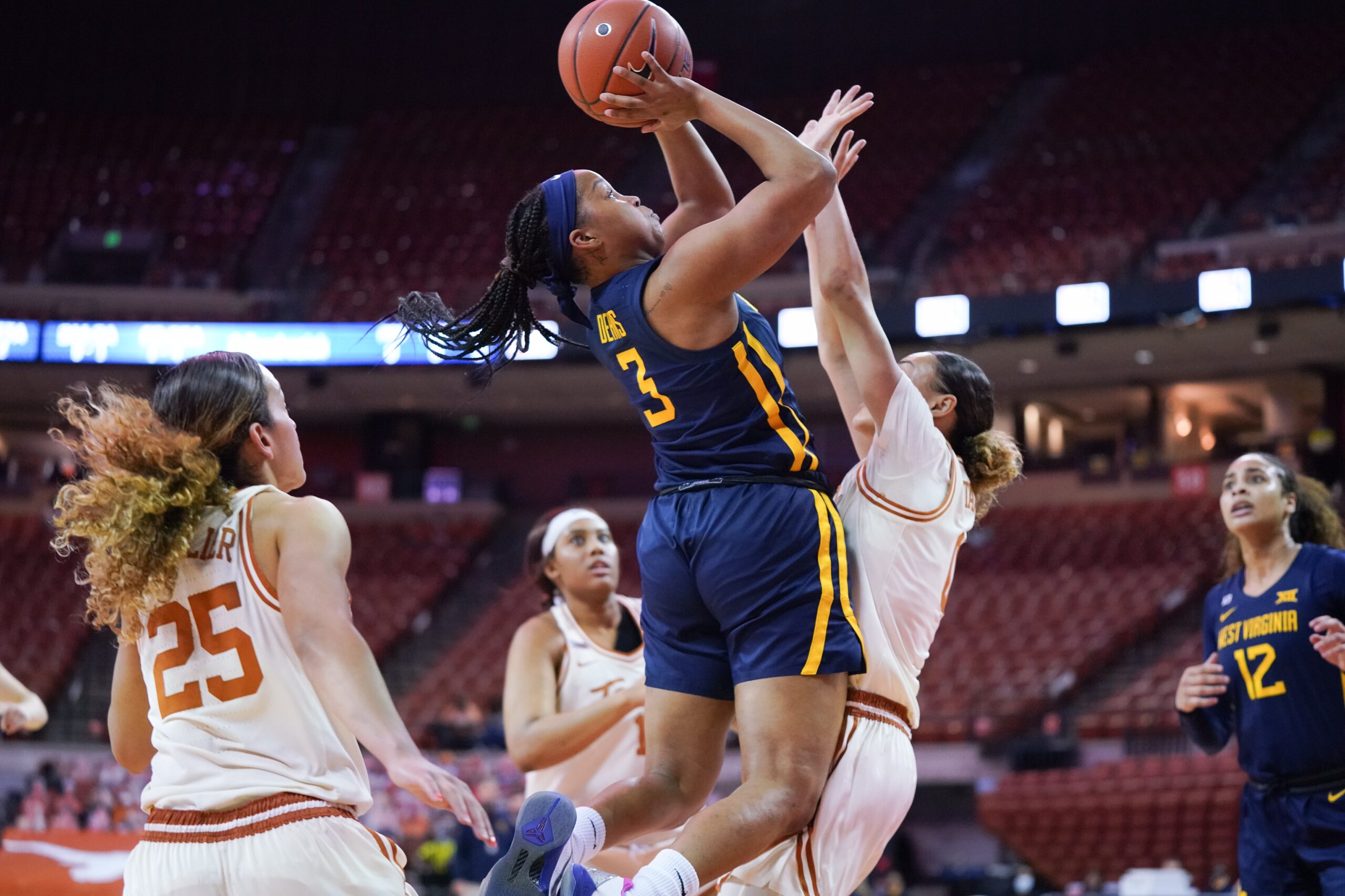 Deans, Gondrezick lead No. 21 Mountaineers over Texas for 10th-straight win